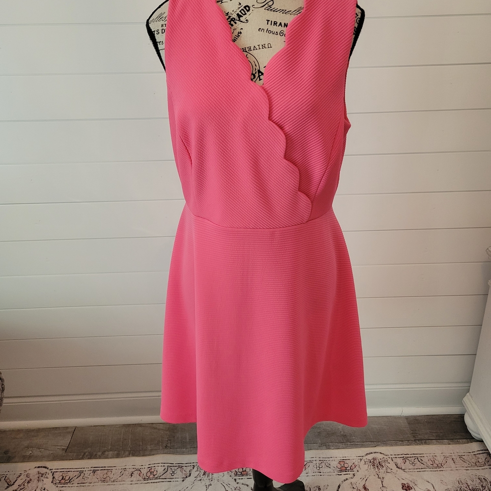 Elle Hot Pink Scalloped V-Neck Sleeveless Midi Dress